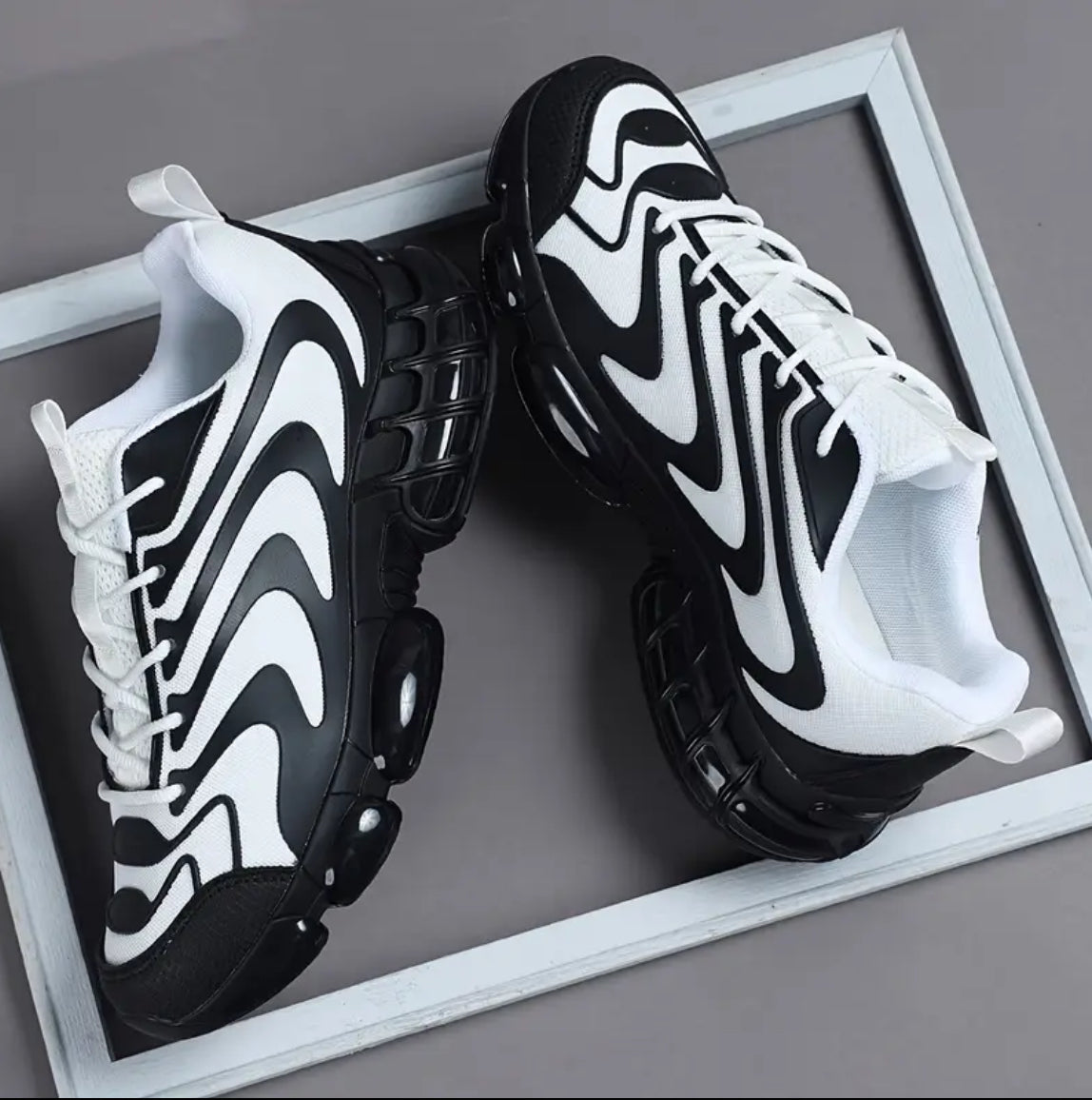 Men's Retro-Inspired Breathable Black&White Low-Top Sneakers