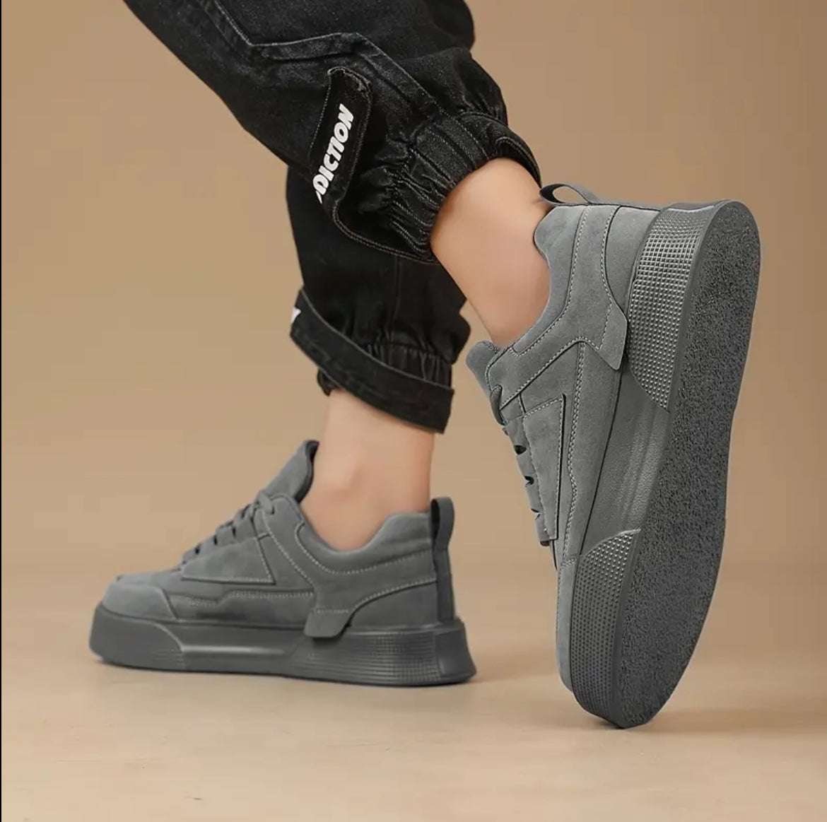 Men's Fashion Solid Color Low-Top Sneakers with Lace-Up Closure, Casual Street Style Thick Sole Shoes