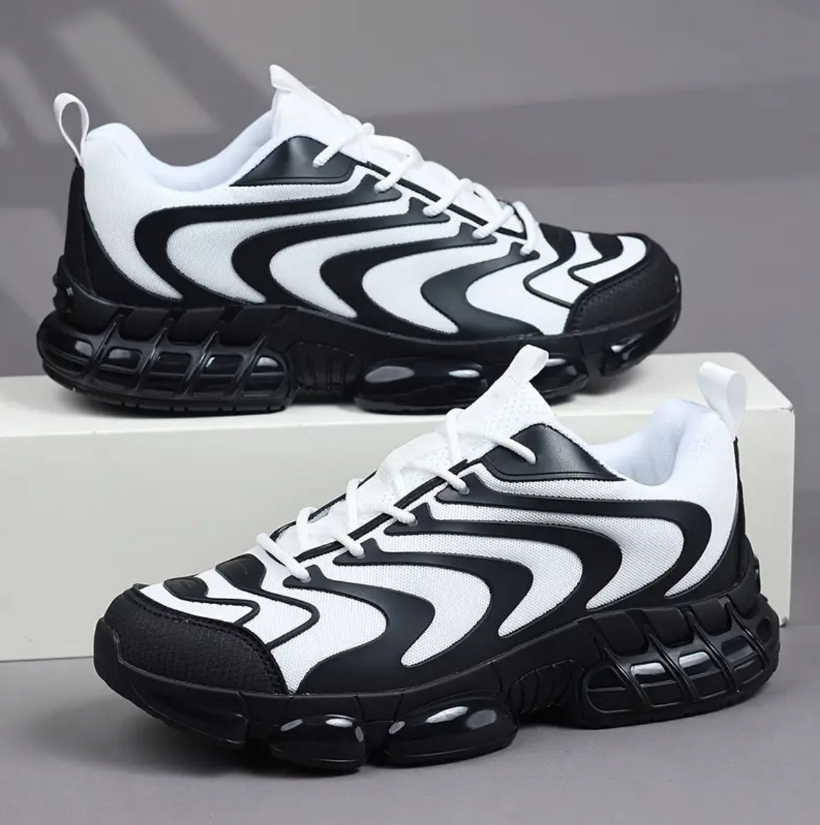 Men's Retro-Inspired Breathable Black&White Low-Top Sneakers