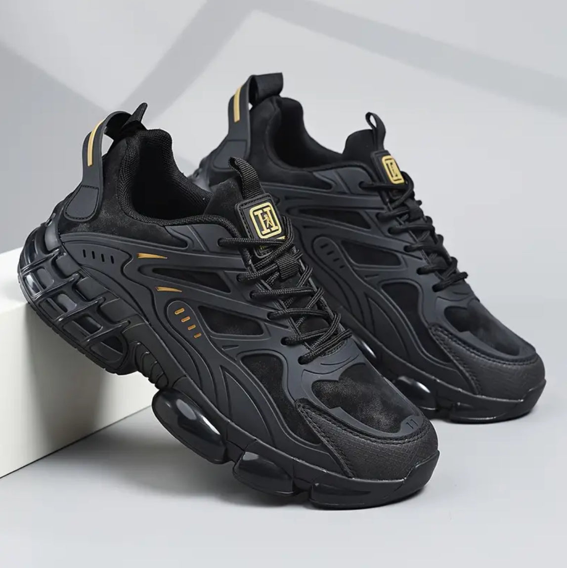 Men's Sneakers - Low Top, Casual Lace-Up Athletic Shoes, Comfortable Street Style Running Shoes