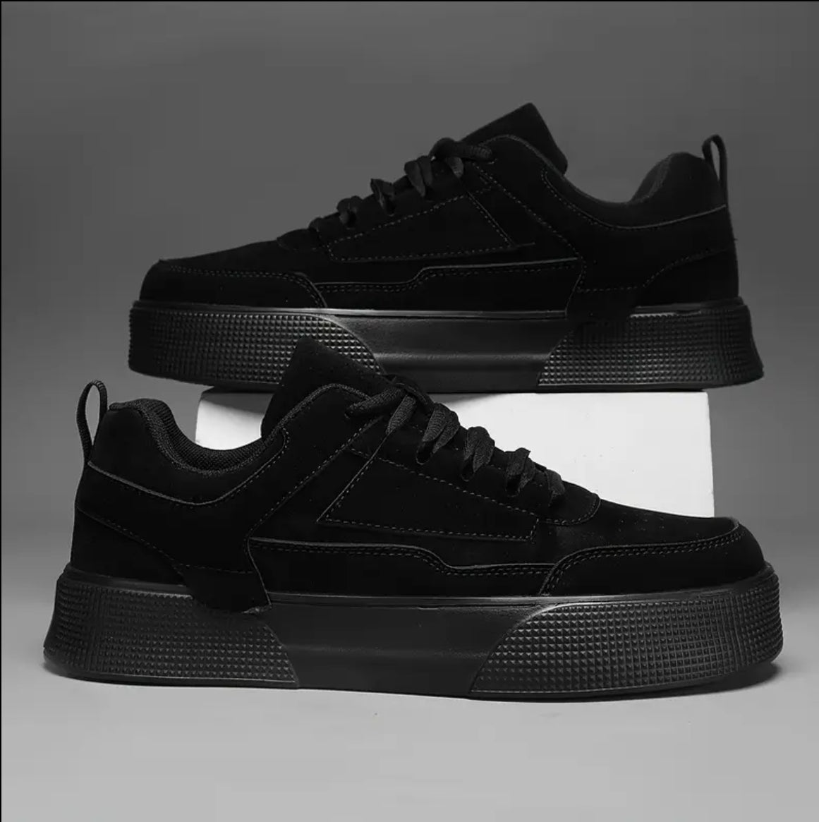 Men's Fashion Solid Color Low-Top Sneakers with Lace-Up Closure, Casual Street Style Thick Sole Shoes