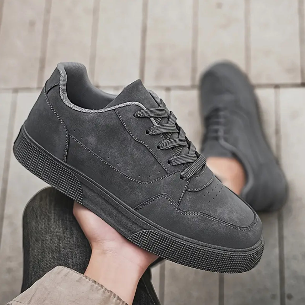 Men's Casual Solid Color Sneakers, Low-Top Lace-Up Fashion Shoes
