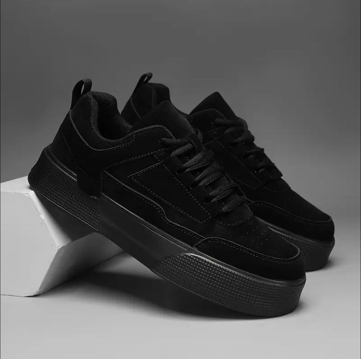 Men's Fashion Solid Color Low-Top Sneakers with Lace-Up Closure, Casual Street Style Thick Sole Shoes
